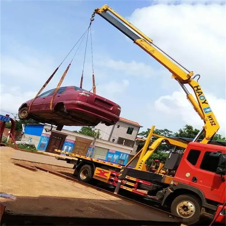 亳州谯城吊车吊汽车的正确方法